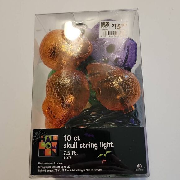 Halloween 10 Count Skull String Lights 7.5 ft Long NWT - Picture 1 of 7